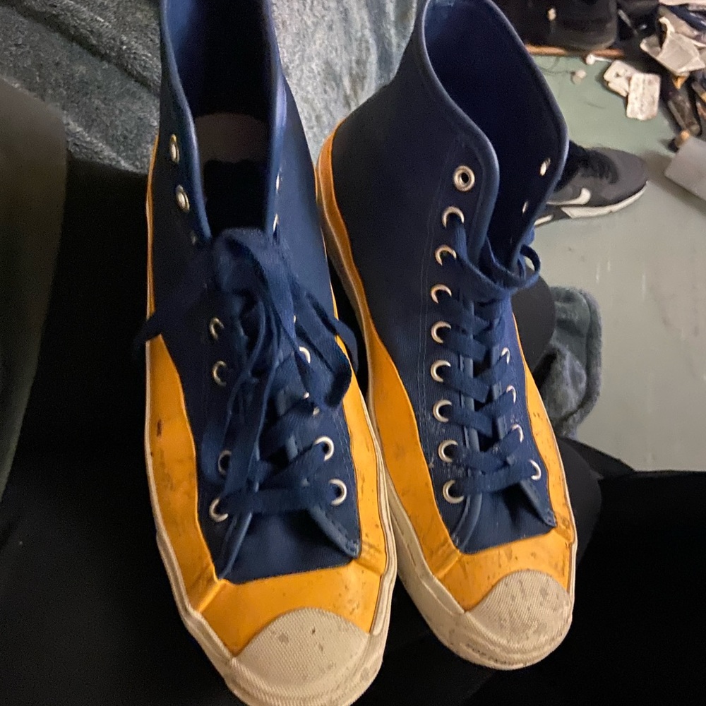 Shoes - Picture 2 of 3